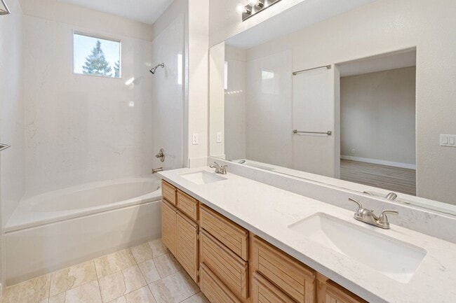Building Photo - PRIZED UNIT IN RESORT-LIKE COMMUNITY EXCEL...