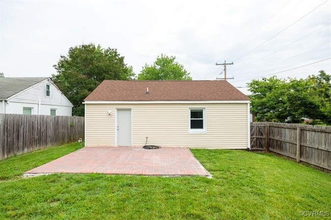 Building Photo - 1401 Blair St