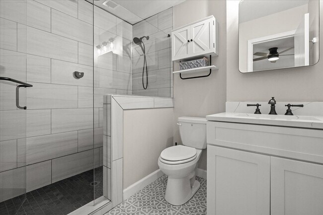 Building Photo - 541 N White St