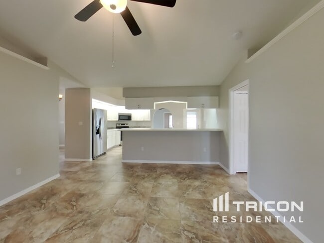 Building Photo - 23135 Langdon Ave