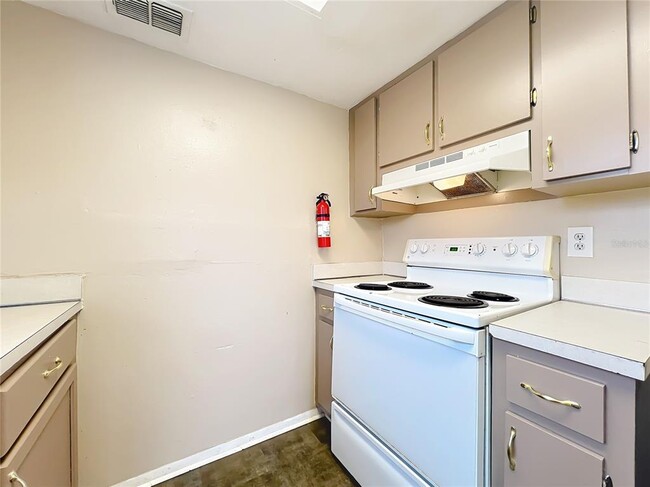 Building Photo - 4223 Parkside Dr