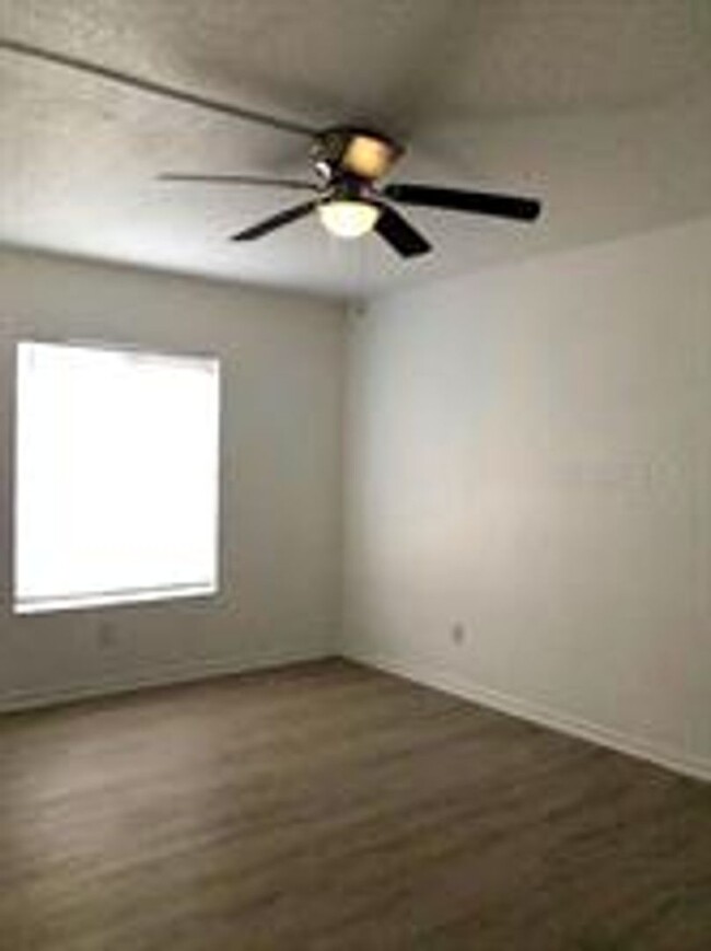 Building Photo - Remodeled 2 Bedroom, 2 Bath Condo in The P...