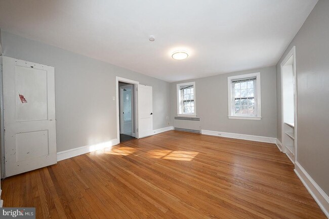 Building Photo - 625 Chelten Hills Dr