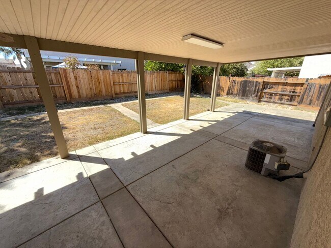Building Photo - 6220 Orchard Hill Way