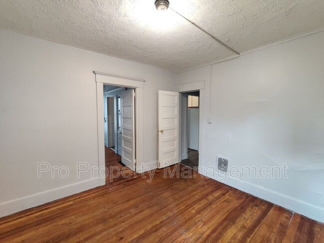 Building Photo - 1644 Chapel St