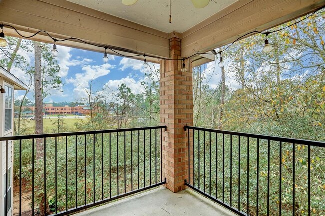 Building Photo - 8051 Bay Branch Dr
