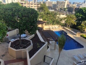 Building Photo - Large, Upgraded  2-Bedroom, 2-Bath with 2-...