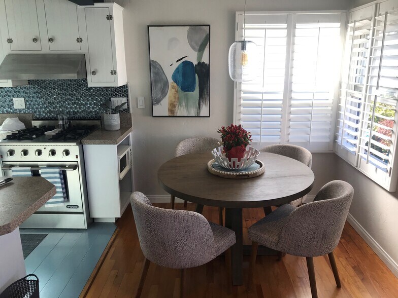 Building Photo - 827 San Luis Rey Pl