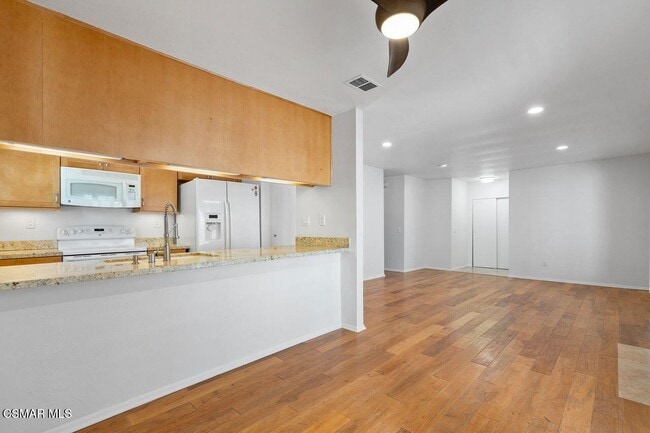 Building Photo - 28551 Conejo View Dr