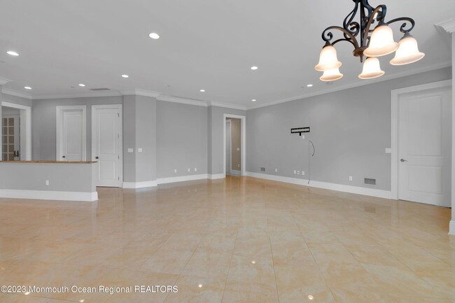 Building Photo - 131 Oval Rd