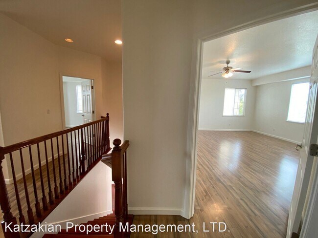 Building Photo - 5 br, 3 bath House - 10814 Peony Place Dr.