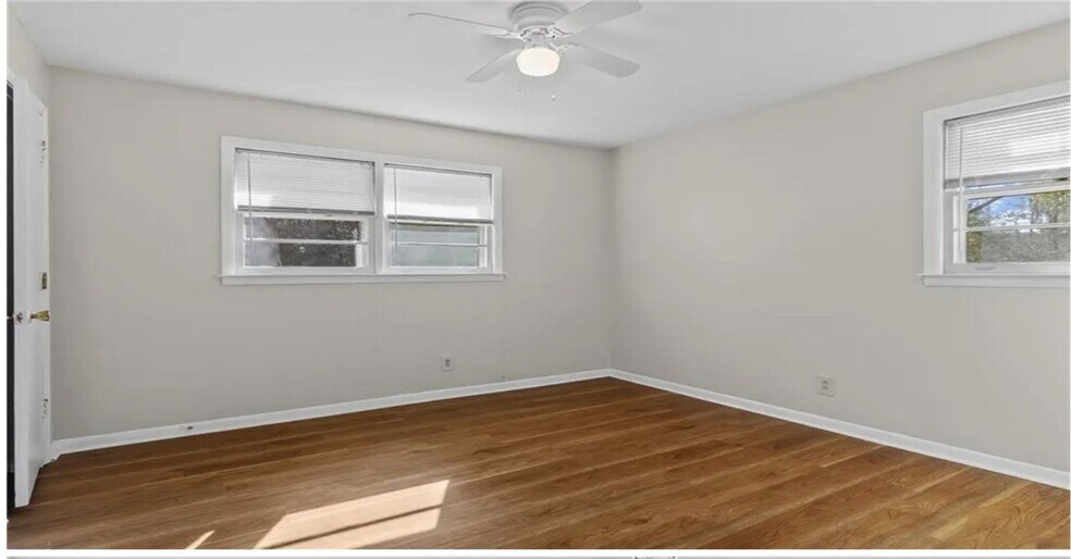 Building Photo - 4685 Pinedale Dr