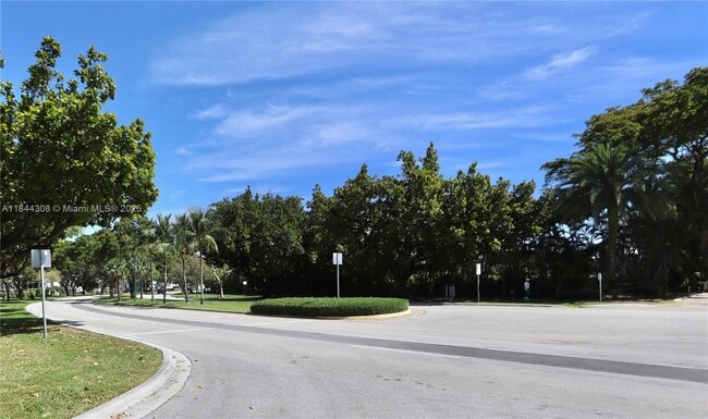 Building Photo - 20350 W Country Club Dr