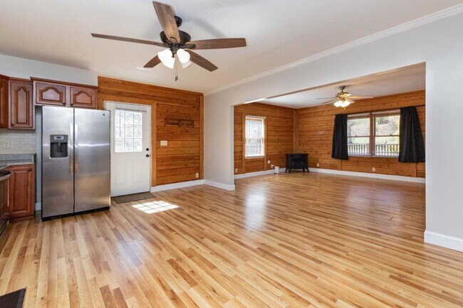 Building Photo - 88 Laurel Cove