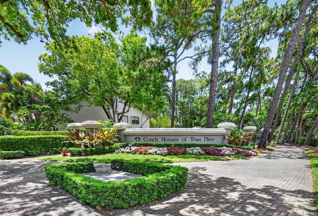 Building Photo - 5801 Coach House Cir