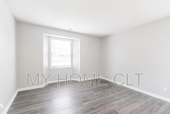 Building Photo - 6158 Meadow Rose Ln