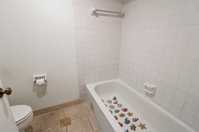 Building Photo - 262 Woodland Rd