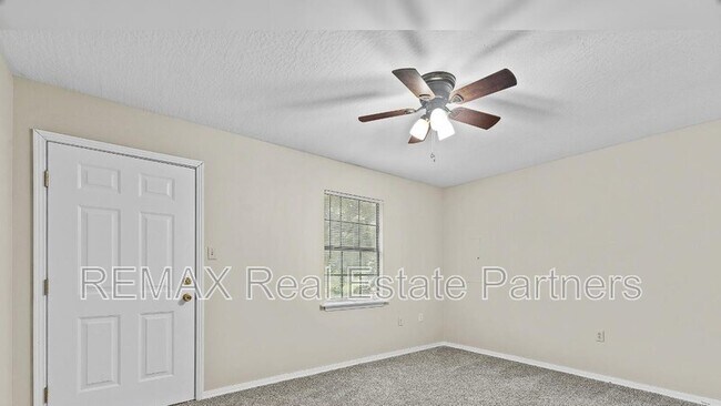Building Photo - 69 Hickory Knoll
