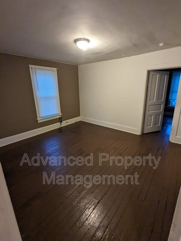 Building Photo - 1024 Hagerer St