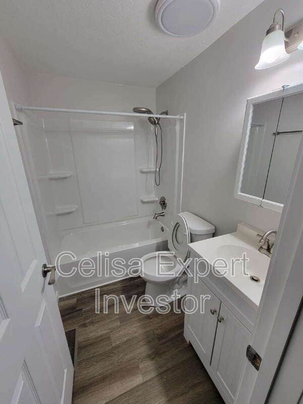 Building Photo - 5008 Firwood Dr