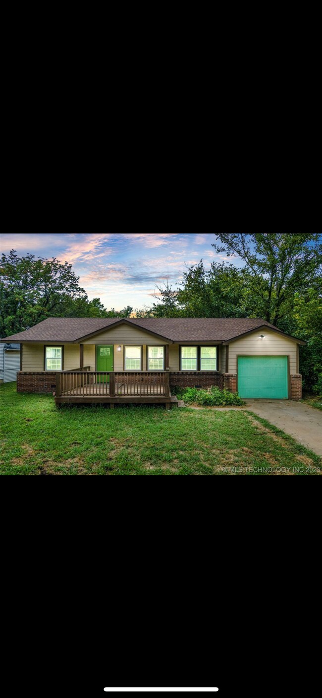 Primary Photo - 4690 N Boston Pl