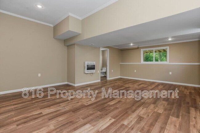 Building Photo - 701 Tomahawk Ct