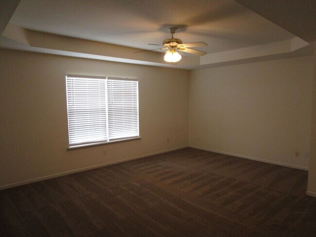 Building Photo - 1704-1706-1706 Louise Cir