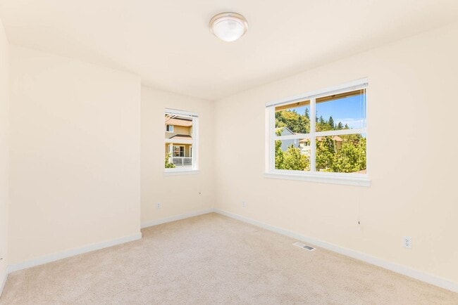 Building Photo - 516 Lingering Pine Dr NW