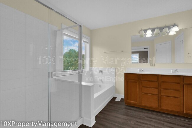 Building Photo - 3056 Melville St