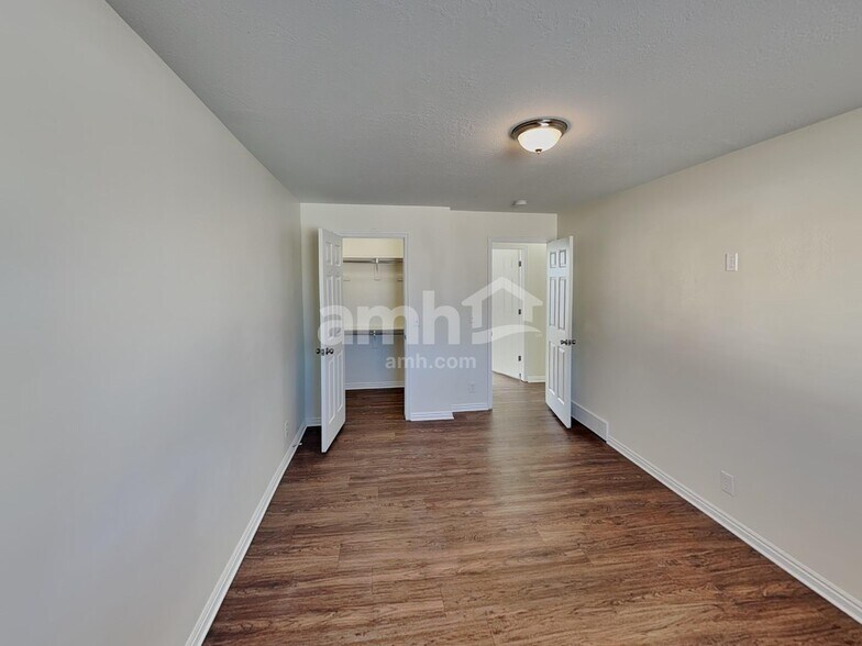 Building Photo - 8384 S Etude Dr