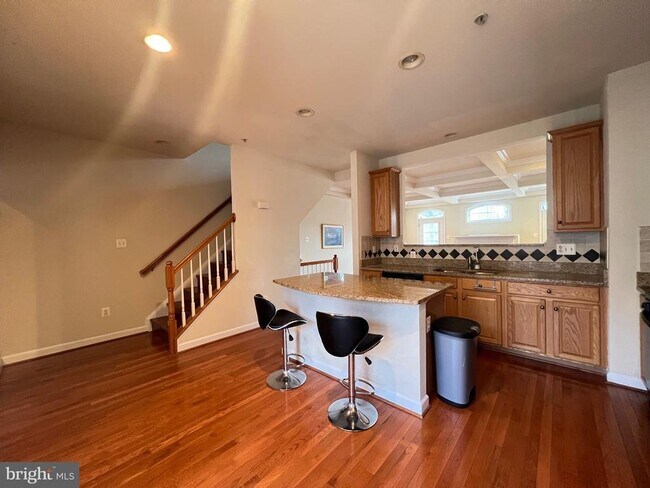 Building Photo - 604 Ridgemont Ave