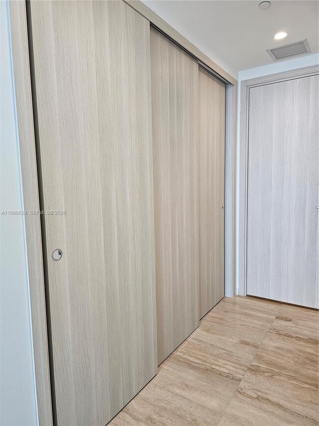 Building Photo - 1000 Brickell Plaza