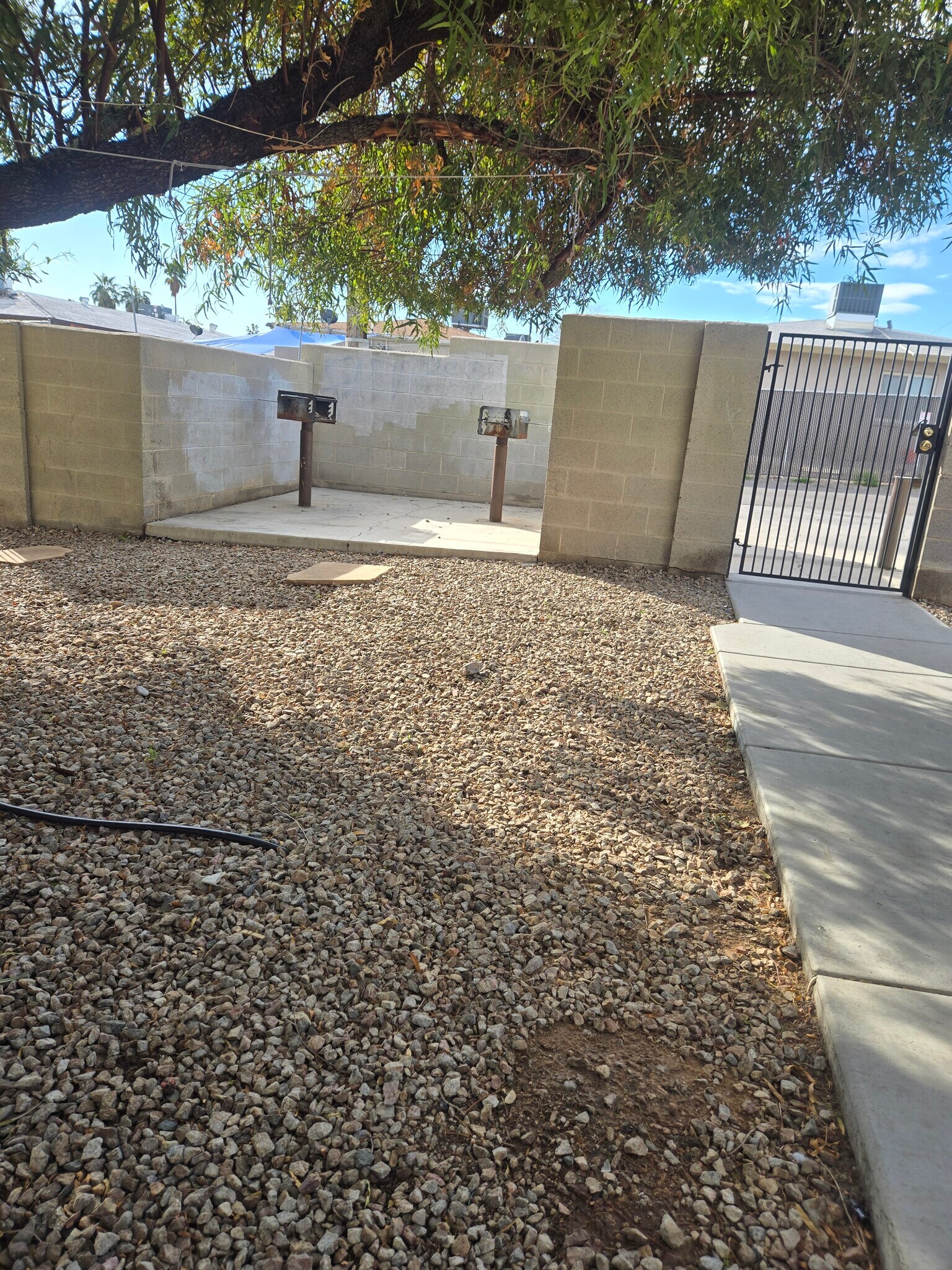 Building Photo - 1824 E Bonanza Rd