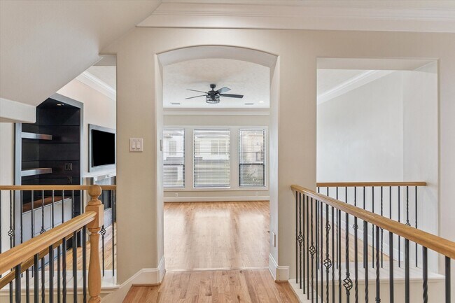 Building Photo - 2103 Hazard St