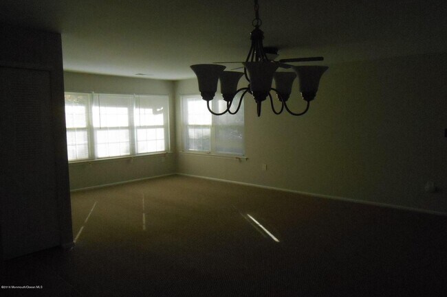 Building Photo - 112 Arrowwood Ct