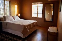 Building Photo - 1616 E 7th St