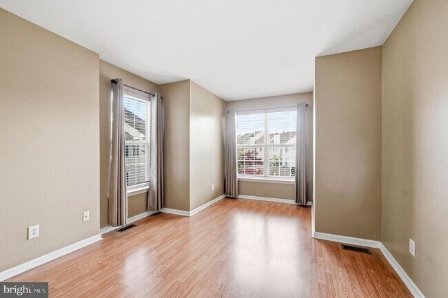 Building Photo - 445 Tuvira Ln
