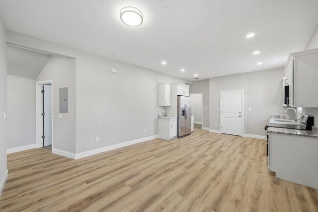 Building Photo - 1 Clough St