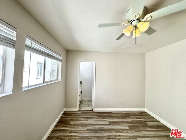 Building Photo - 226 S Gale Dr