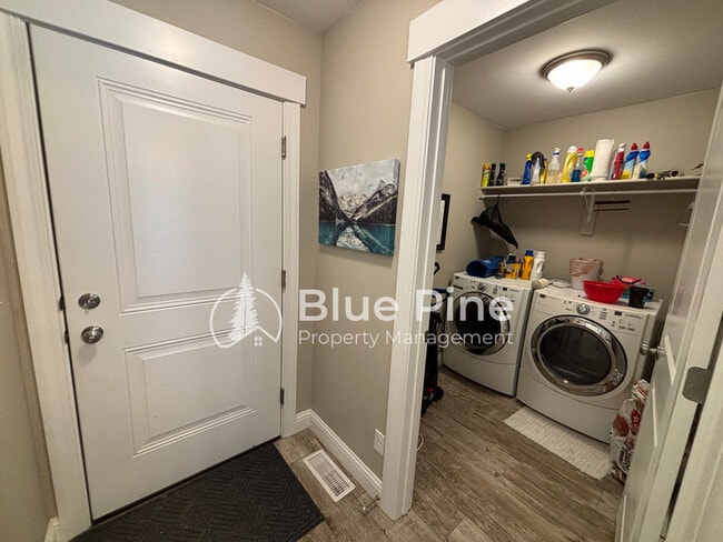 Building Photo - 5506 Eaglewood Dr