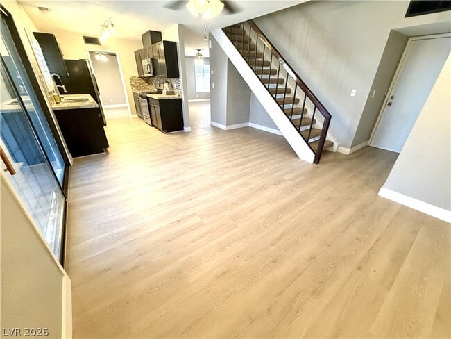 Building Photo - 6990 Paddington Way