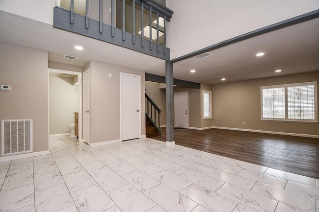 Building Photo - 12569 Wellington Park Dr