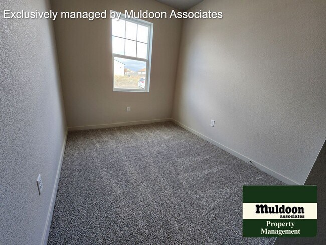 Building Photo - Brand new duplex unit available now!