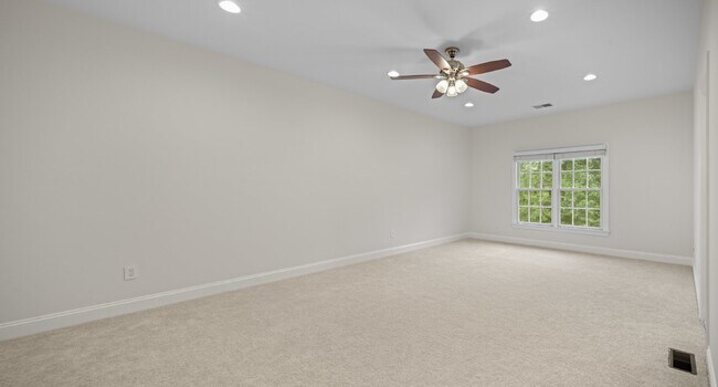 Building Photo - 27556 Paddock Trail Pl