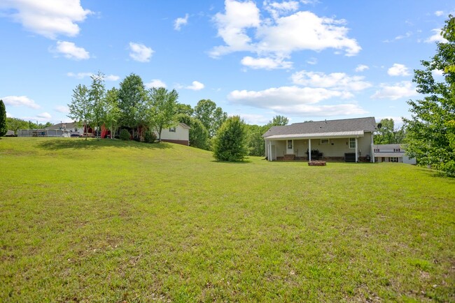 Building Photo - 214 Cumberland Cove Dr