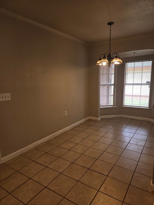 Building Photo - 9570 Bowen dr