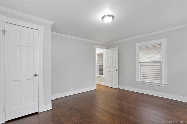 Building Photo - 393 Huntington St