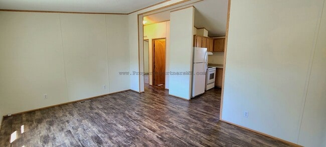 Building Photo - *** Very Nice *** 3 Bed 2 Bath remodel Modular house
