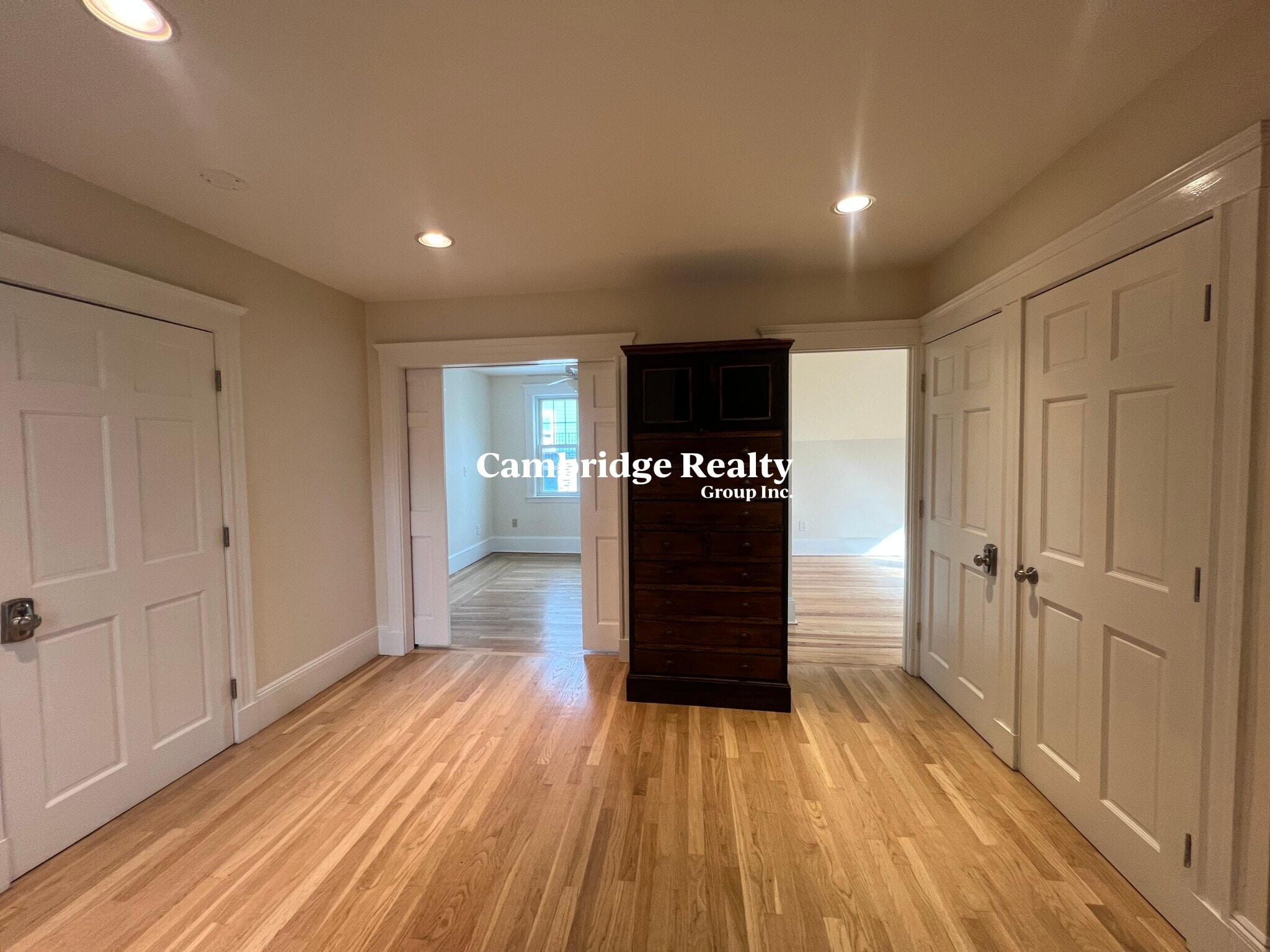 Building Photo - 52 White St