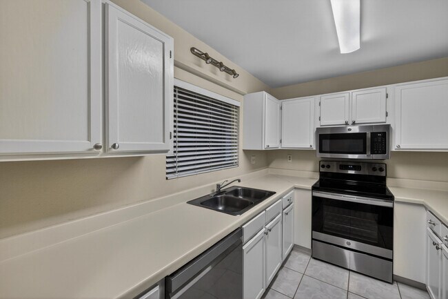 Building Photo - 147 Deer Creek Blvd